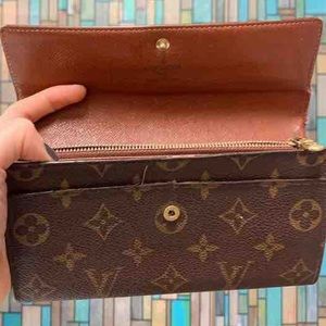 Louis Vuitton A5125 Authentic Wallet